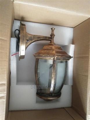 Courtyard Lamp Camera
