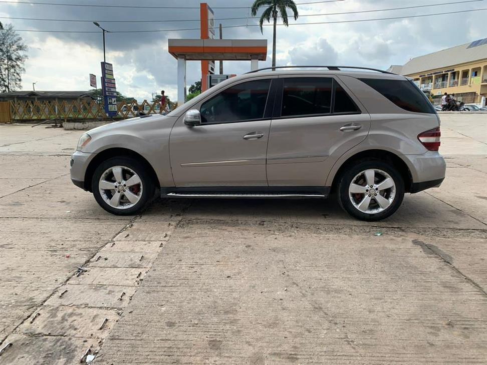 First Body 2007 Mercedes Benz ML350