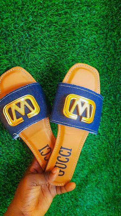 Female footwears