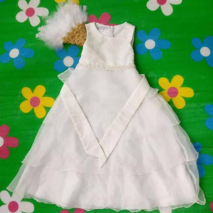 Beautiful white sleeveless gown