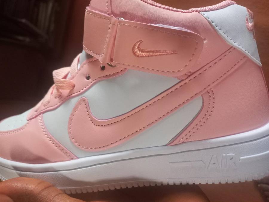 Women's sneakers π