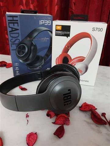 JBL S700