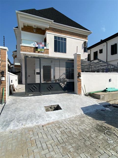 Fully furnished 4 bedroom Detached