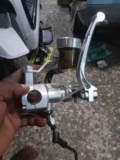 Hydraulic hand brake