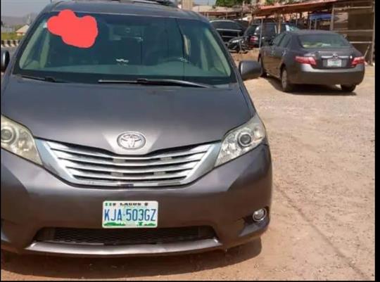 Sienna XLE unlimited edition