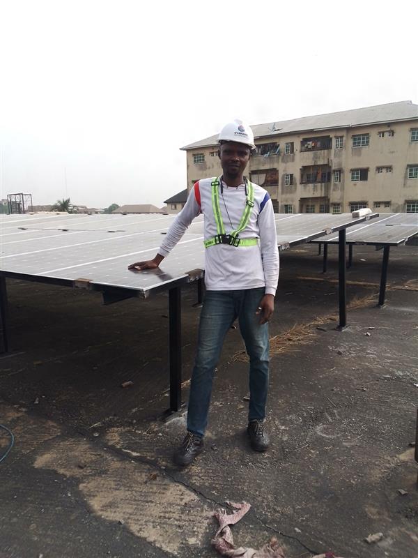 Solar powered submersible pump