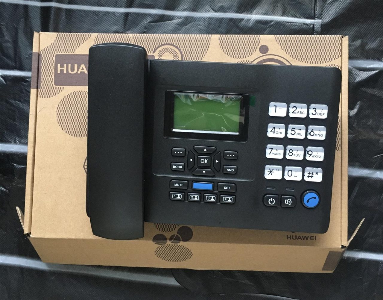 HUAWEI TABLE PHONE