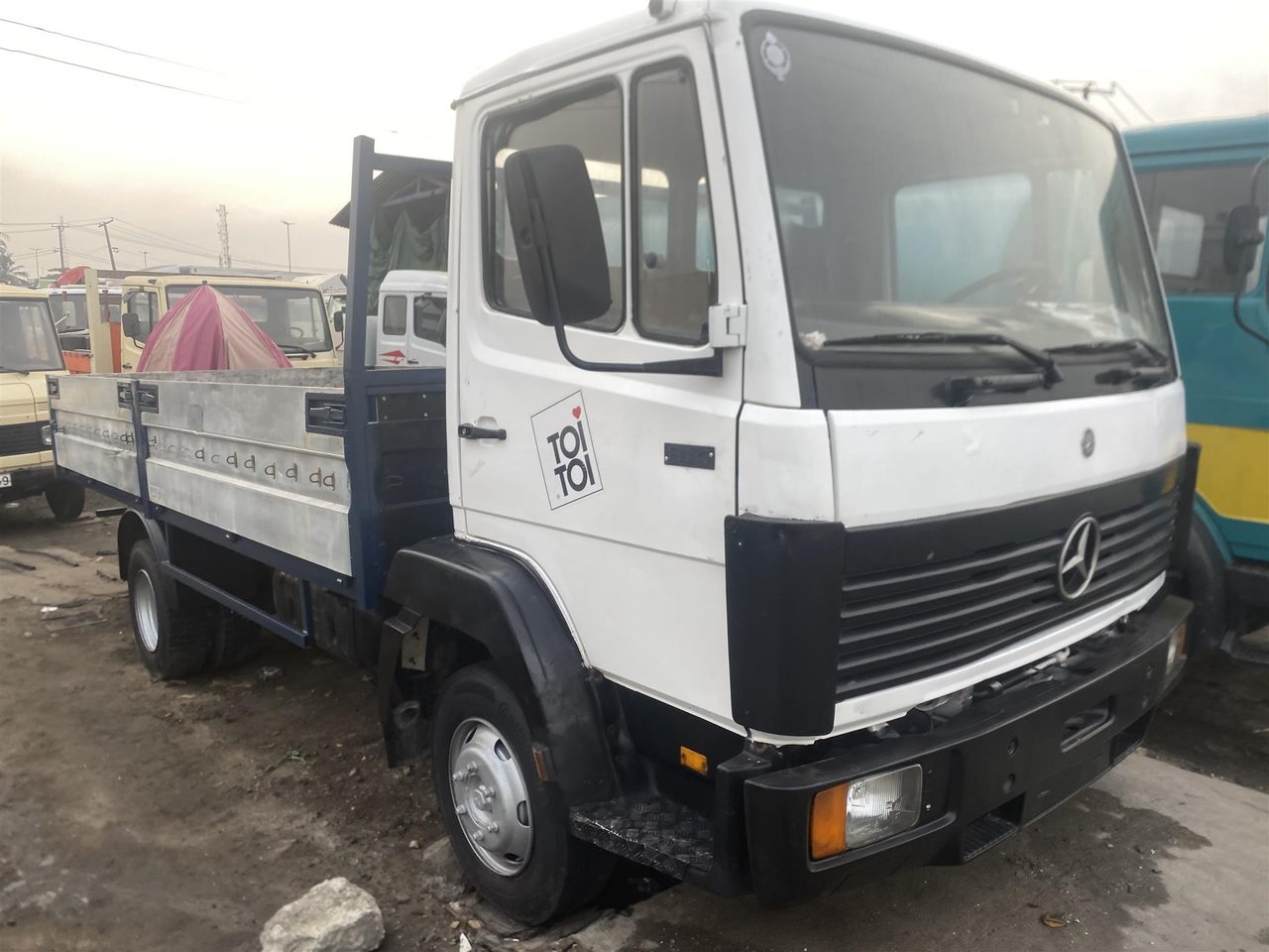 Foreign Used Mercedes Benz bucket truck