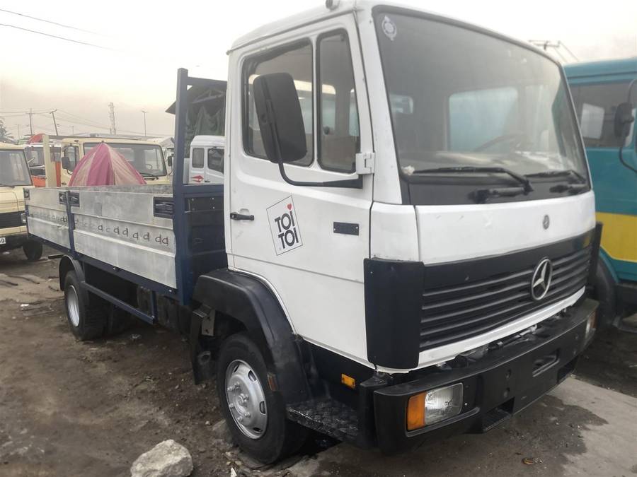 Foreign Used Mercedes Benz bucket truck