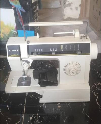 Electric table sewing machine