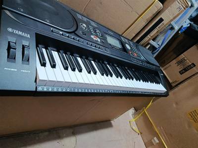 Yamaha PSR-E375 Standard keyboard piano