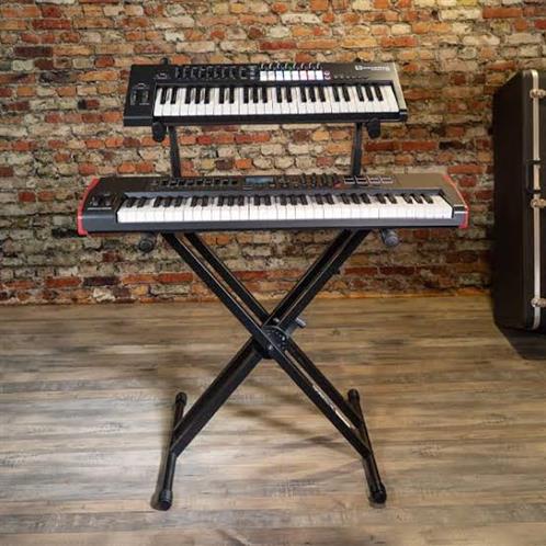 Double keyboard stand