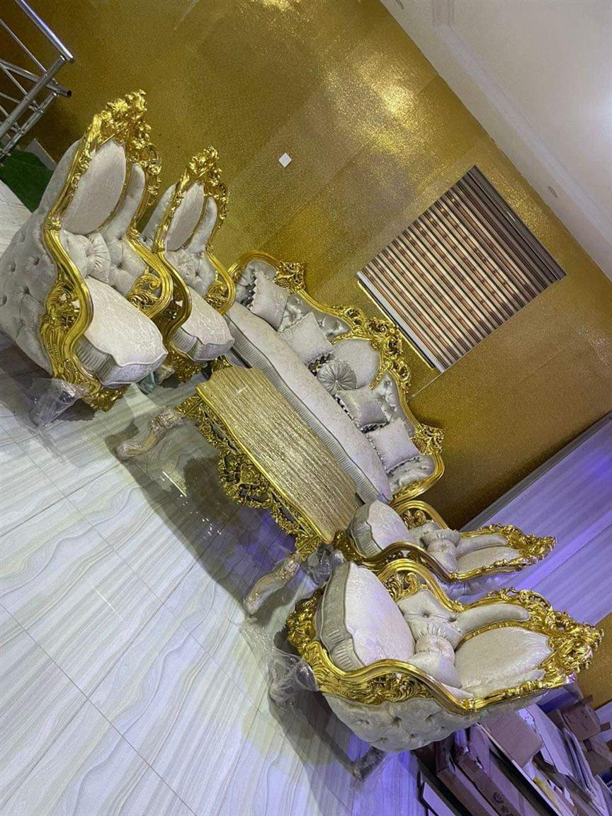 Luxurious Cushion Chair
