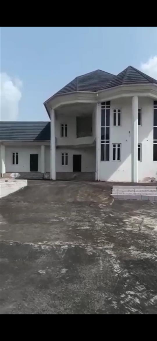 5 bedroom Duplex for sale
