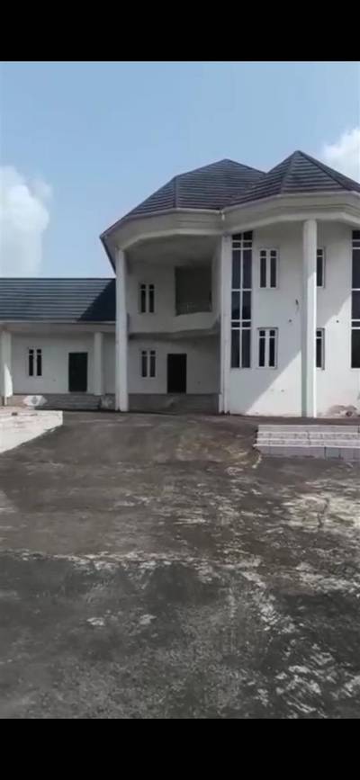5 bedroom Duplex for sale