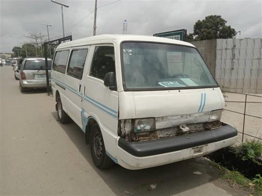 Mazda Bus