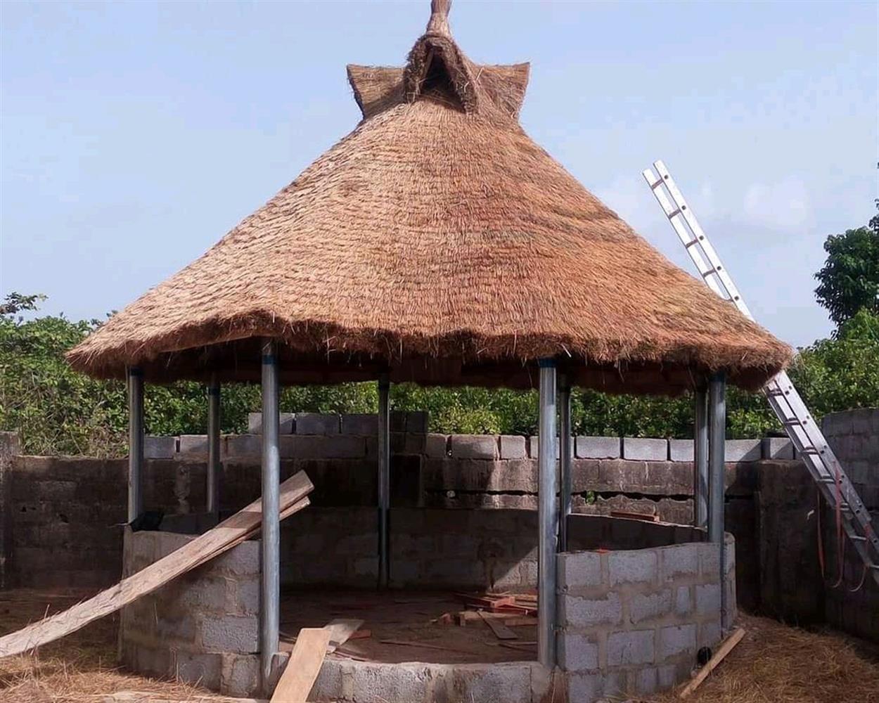 Quality bush bar gazebo hut