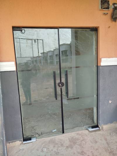 Frameless Door