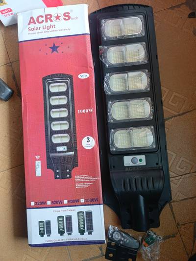 320w / 520w / 1000w solar street light