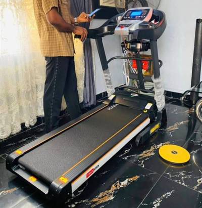 Big 2.5 horsepower treadmill Maximum user weight is 130 kg. Payment on delivery.
