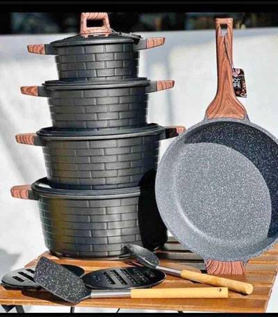 Cookware set granite pot