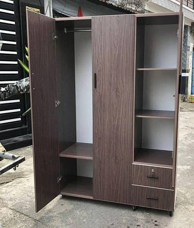 🔥 3-DOOR LUXURY WARDROBE WITH DRAWERS 🔥  Organize your room in style!