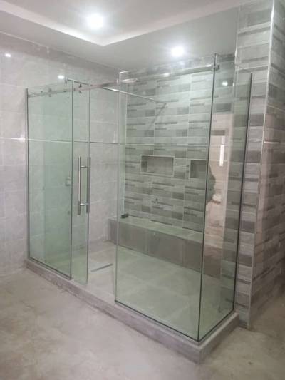 Shower cubicle