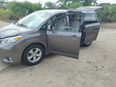 Toyota sienna 2016 foreign used