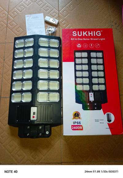 2400w / 1500w sukhig solar street light available
