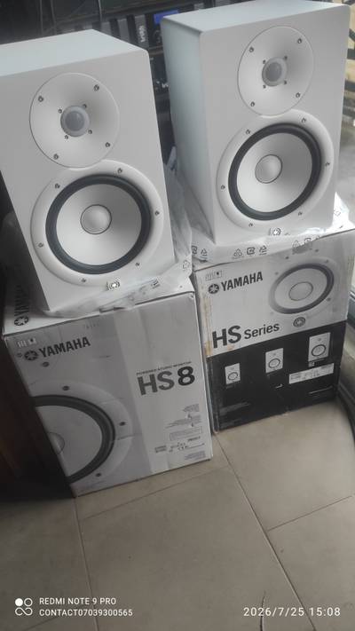 HS8 Yamaha studio mornitor