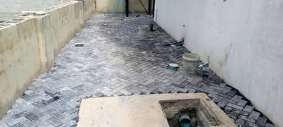 Interlocking stone laying