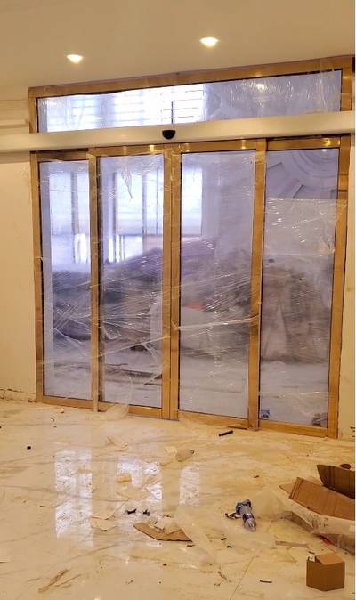 Sensor sliding door