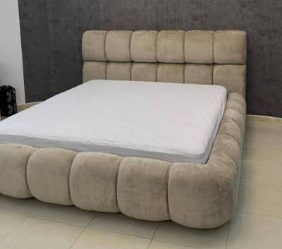 Standard 6x6 boucle bedframe