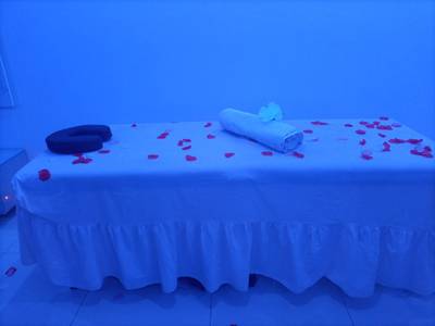 Aromatherapy Therapeutic Massage