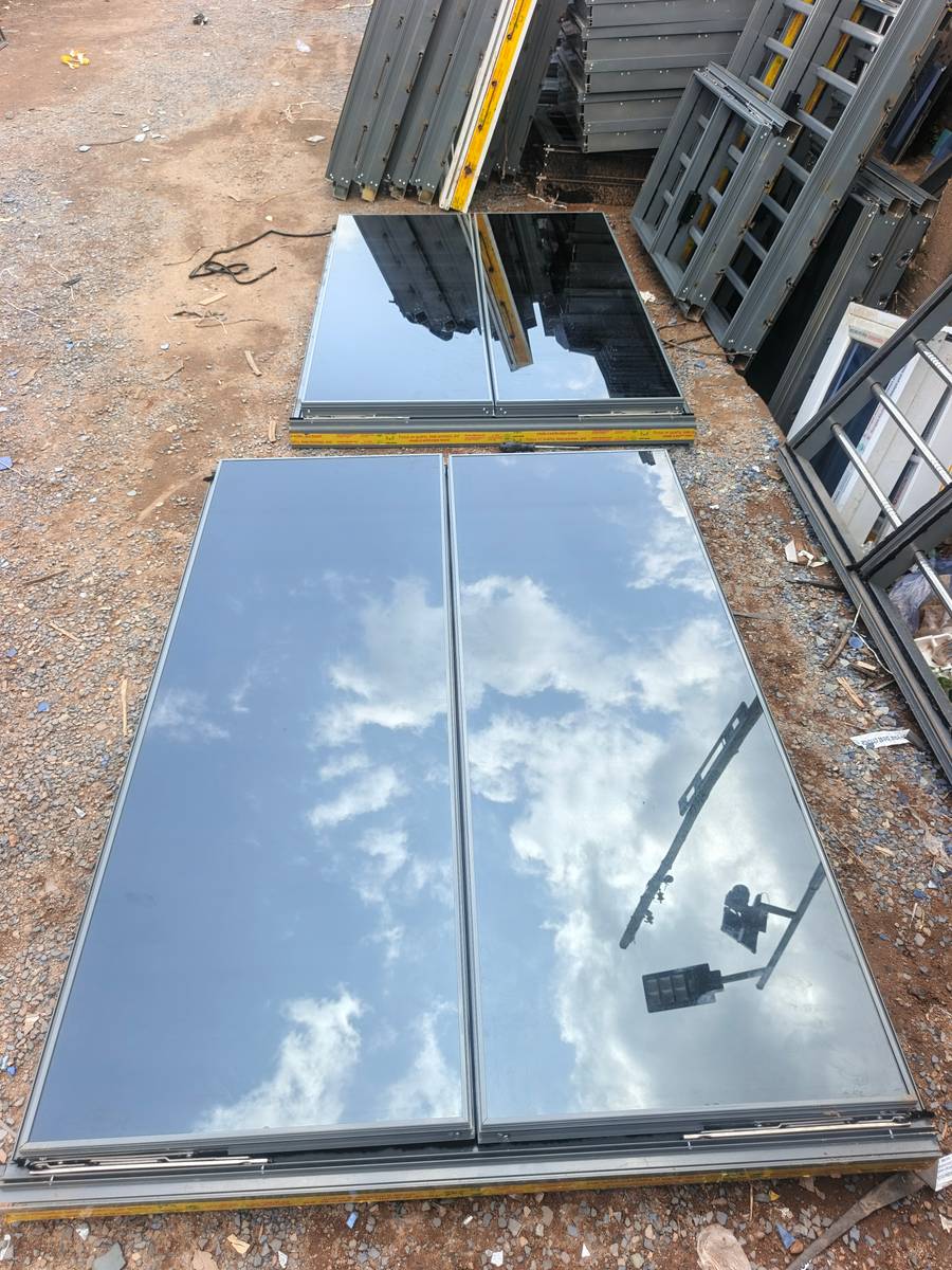 Aluminium frameless window with burglary