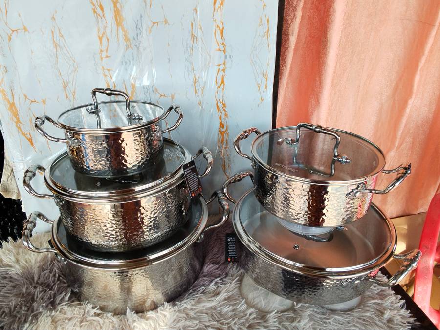 Stainless steel pot
