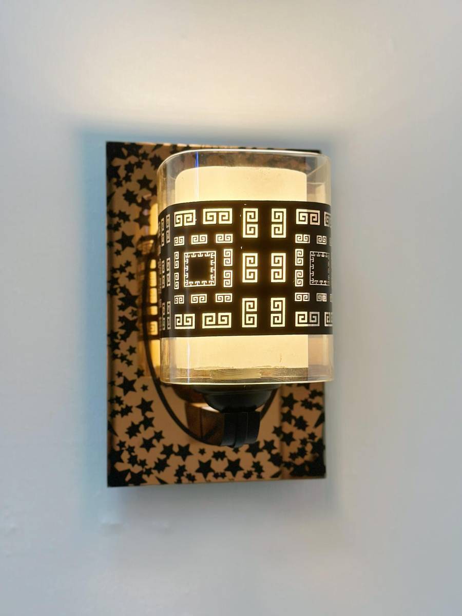 Affordable fancy glass wall bracket