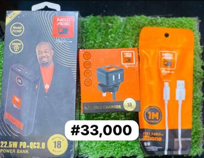 New Age powerbank + charger + iPhonecord
