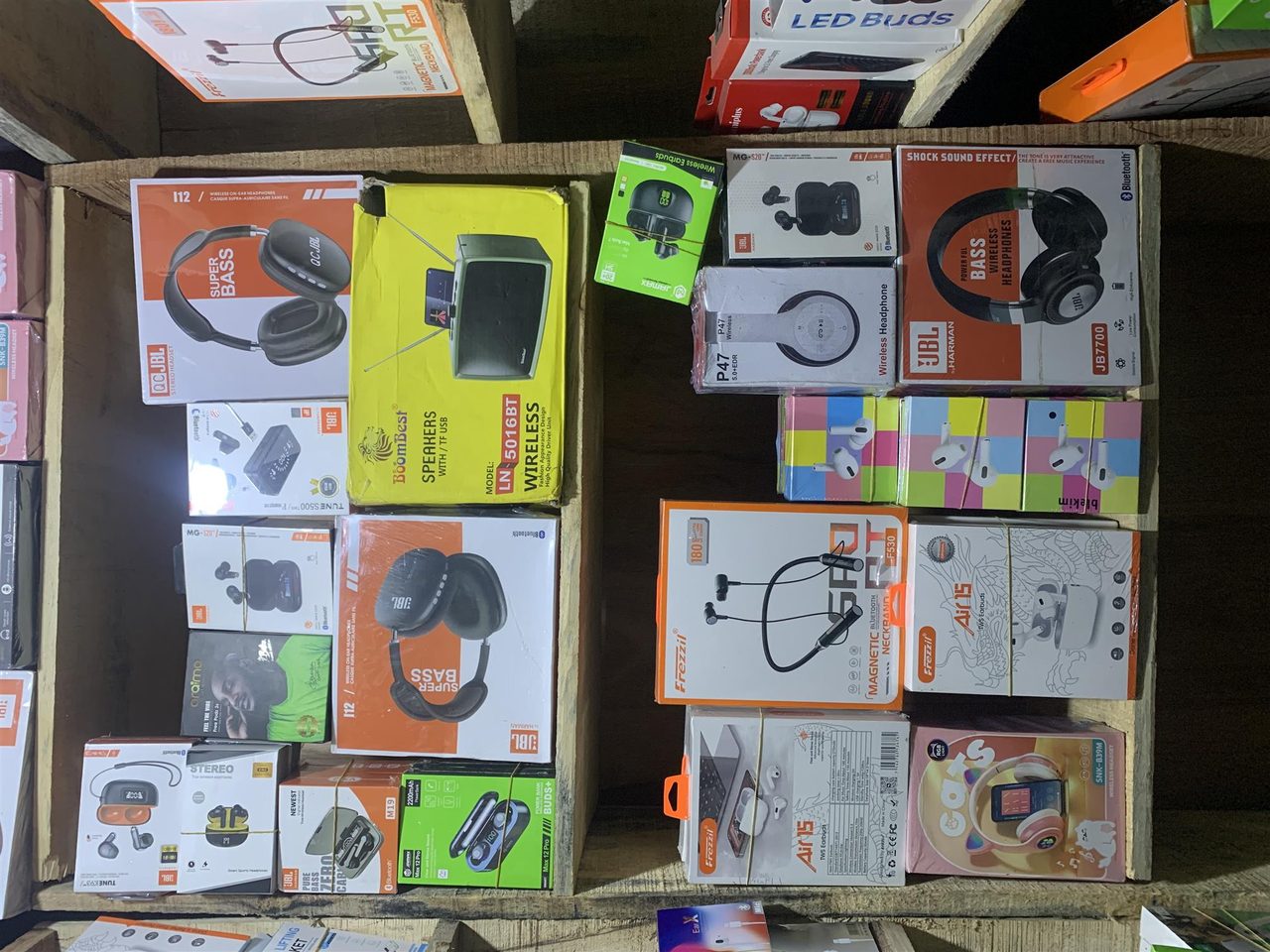 GiB phone and accessories