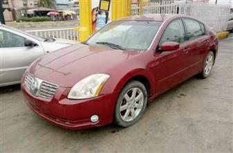 NISSAN MAXIMA SE